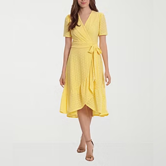 London Style Dresses & Skirts - London Style Short Sleeve Eyelet Fit + Flare Dress Size 14 Yellow. New w tag